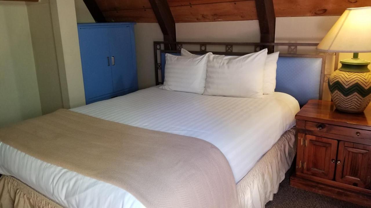 Cabins On Strawberry Hill Hotell Pine Eksteriør bilde