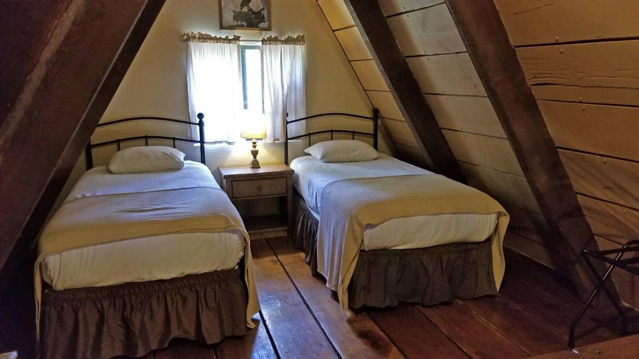 Cabins On Strawberry Hill Hotell Pine Eksteriør bilde